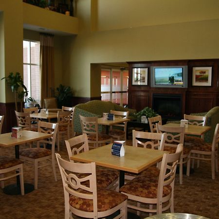 Hampton Inn & Suites Gainesville Restaurant photo