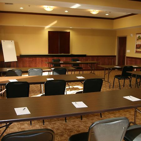 Hampton Inn & Suites Gainesville Facilities photo