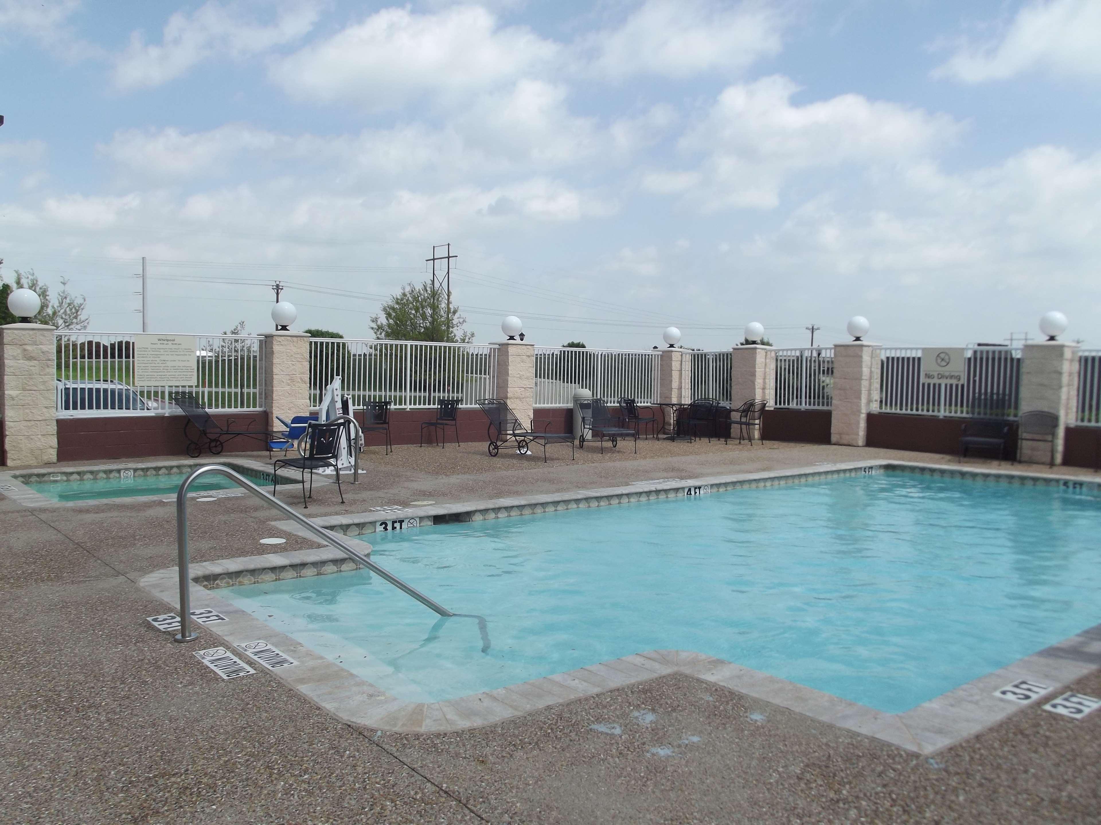 Hampton Inn & Suites Gainesville Exterior photo