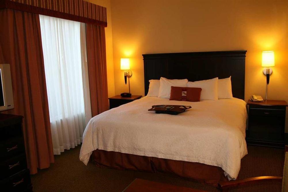 Hampton Inn & Suites Gainesville Room photo