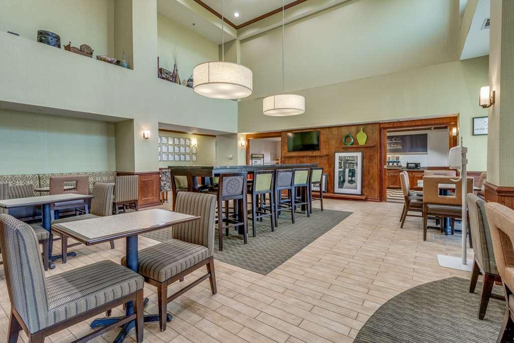 Hampton Inn & Suites Gainesville Restaurant photo