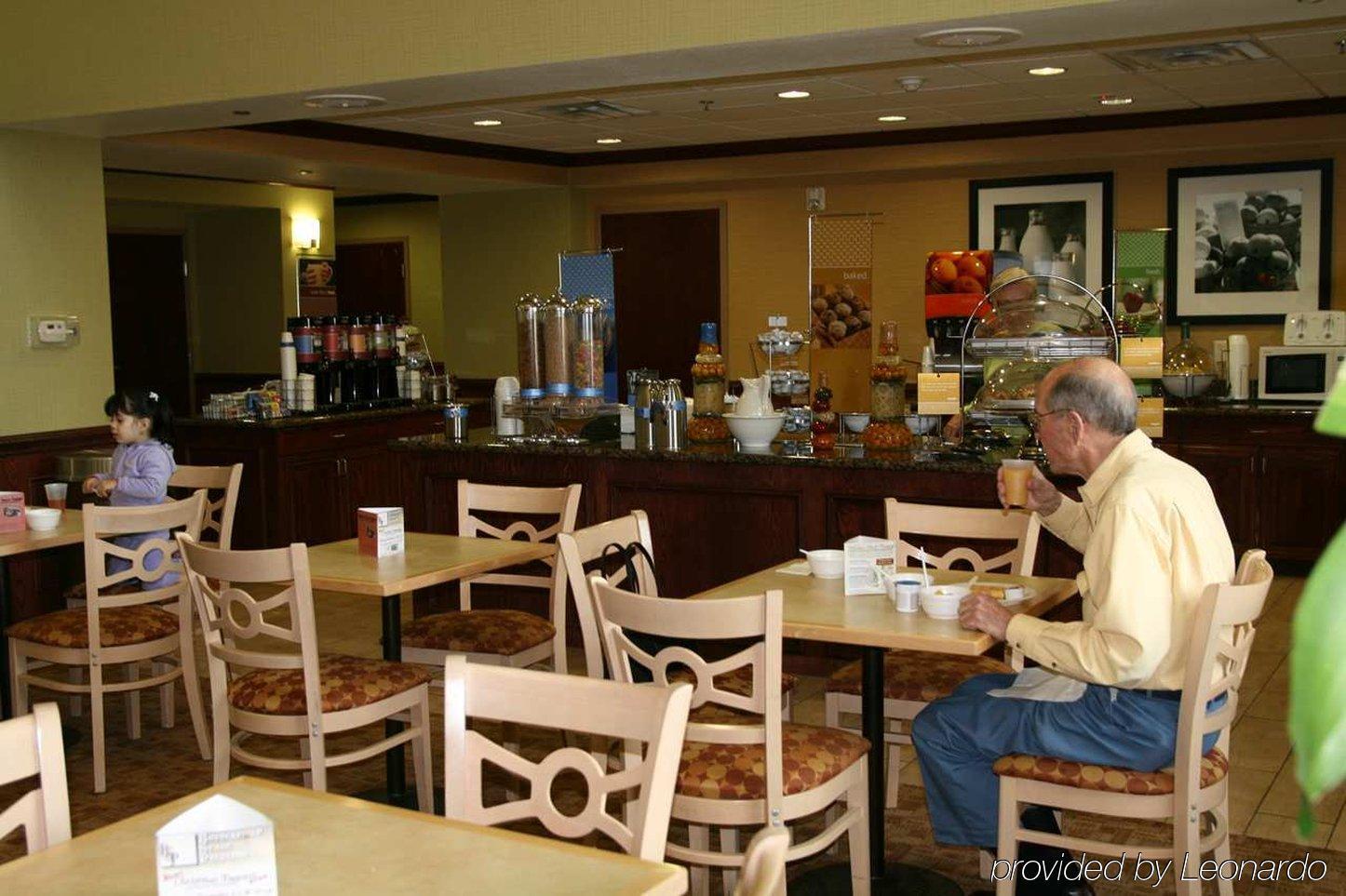 Hampton Inn & Suites Gainesville Restaurant photo