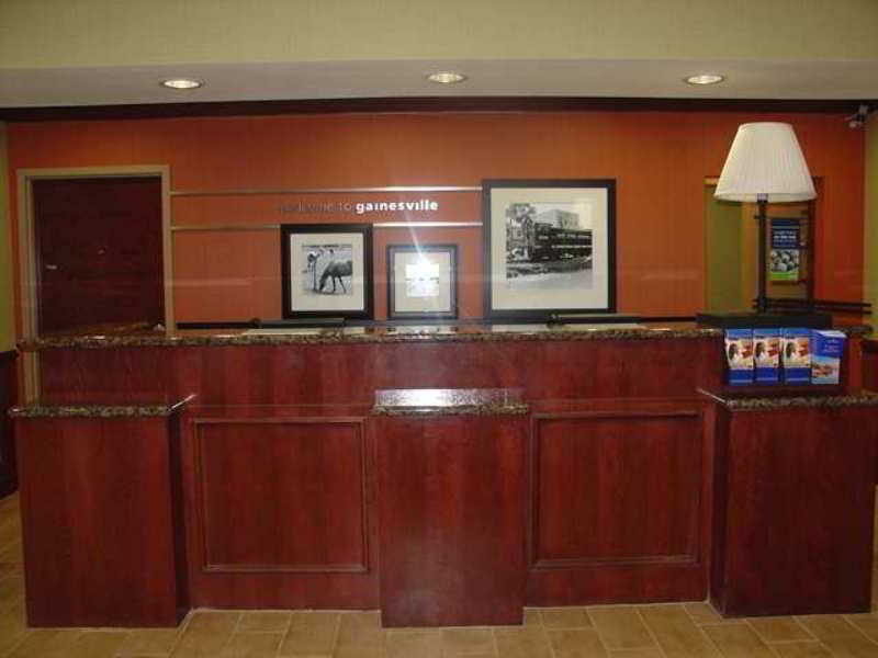 Hampton Inn & Suites Gainesville Interior photo